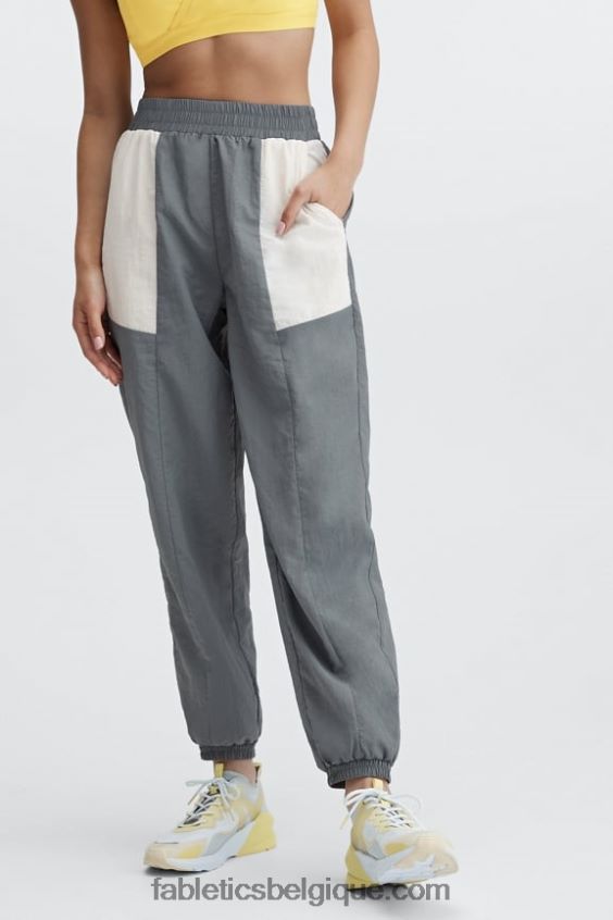 pantalon de survêtement bicolore kickback femmes Fabletics 404P0T127 prune sucrée/pois noirs