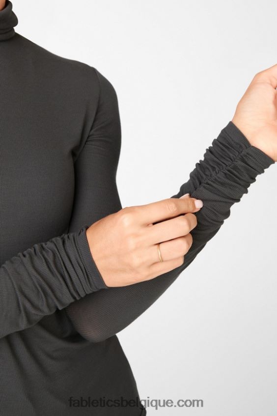 haut jess à manches longues et col roulé femmes Fabletics 404P0T2674 château de Pierre
