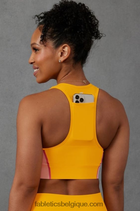 soutien-gorge de sport à impact moyen en déplacement 111 femmes Fabletics 404P0T1738 soleil de l\'après-midi/crème au beurre rose