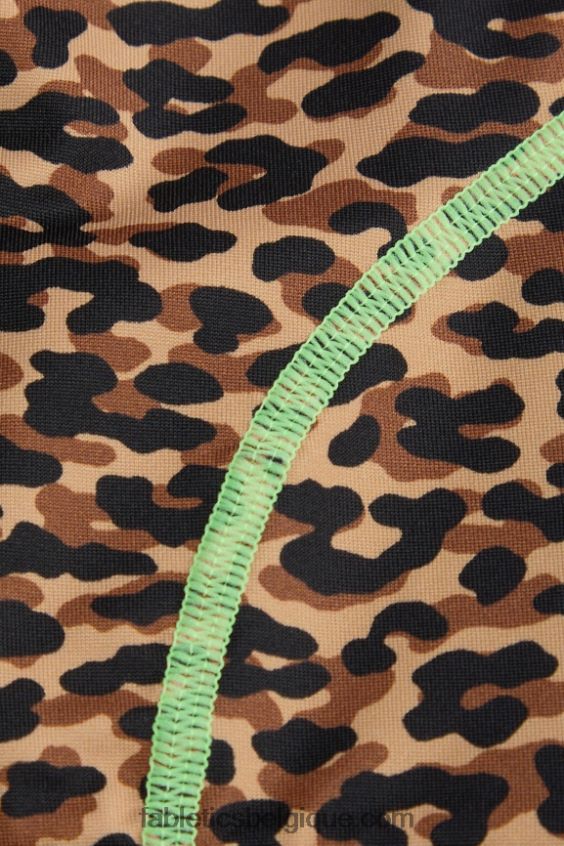 soutien-gorge de sport à impact moyen en déplacement 113 femmes Fabletics 404P0T1748 guépard ondulé/surligneur