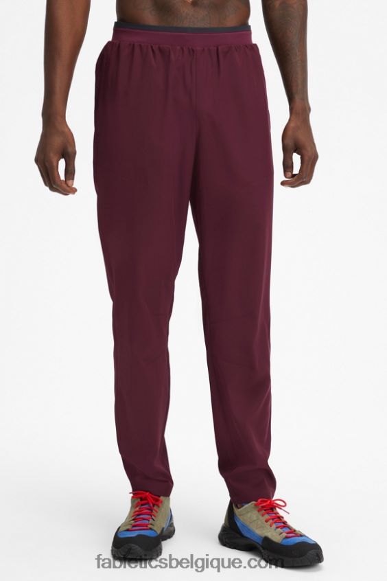 le pantalon fondamental Hommes Fabletics 404P0T3075 merlot