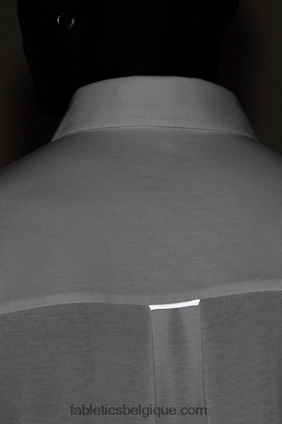 le tiret boutonné à manches courtes vers le haut Hommes Fabletics 404P0T3536 blanc classique