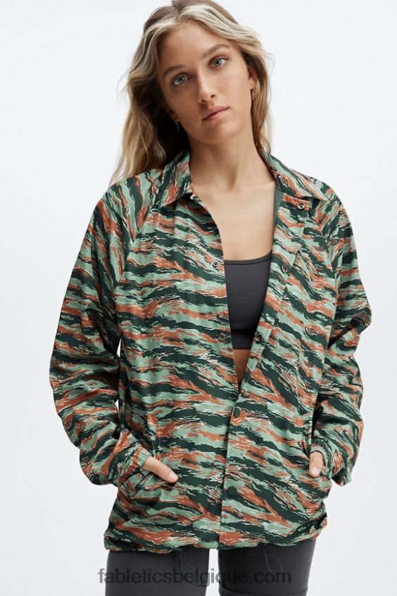 la seule veste d\'entraîneur Hommes Fabletics 404P0T3645 grand camouflage de tigre